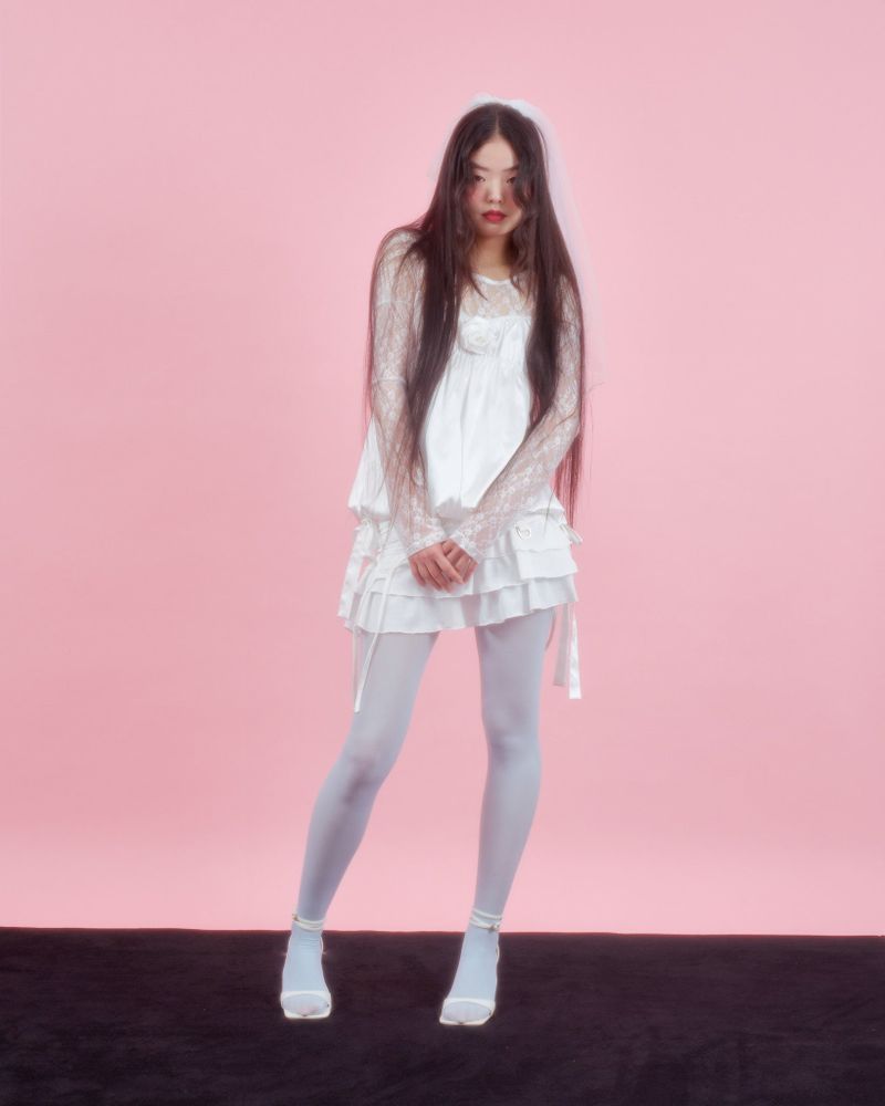 CORSAGE PUFF BLOUSE [IVORY]