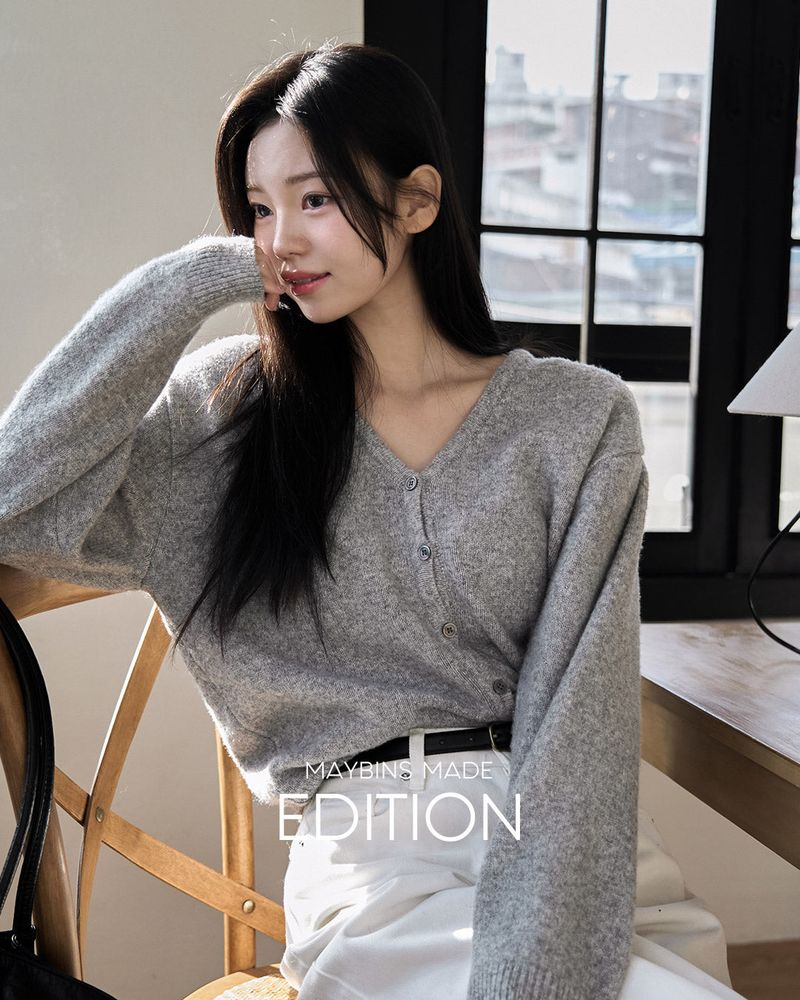 Linier V-Neck Cardigan