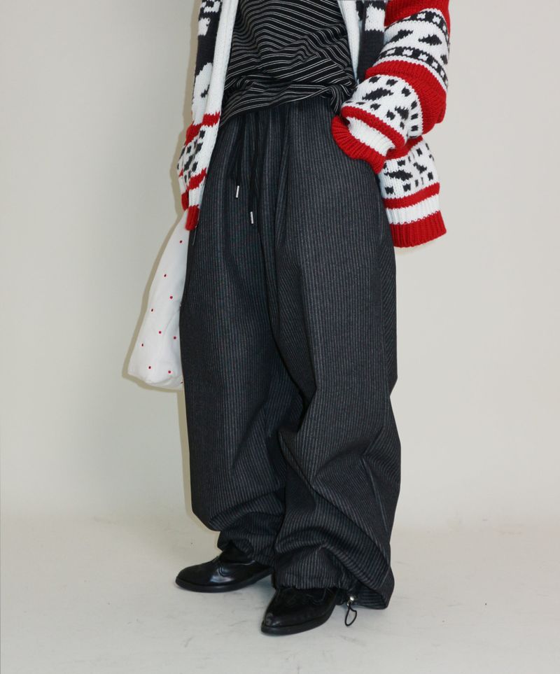 UZYOUNG（ユズヨン）の「テリーストライプ バンディング カーペンター ワイドデニムパンツ (for all four seasons)（パンツ）」