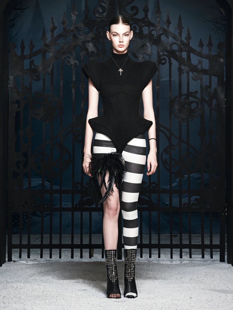 Cozy Worldwide（コージー ワールドワイド）の「OBSIDIAN KNIGHT CORSET（Tops）」