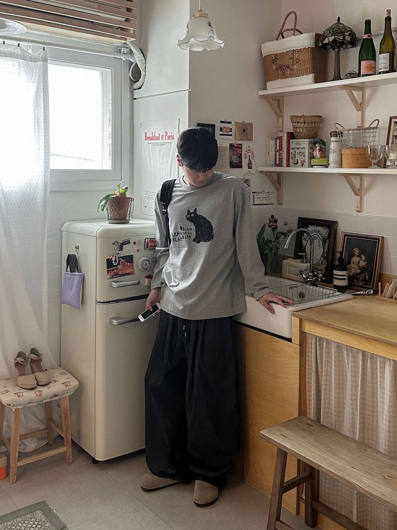 쿠로 네코 긴팔 T