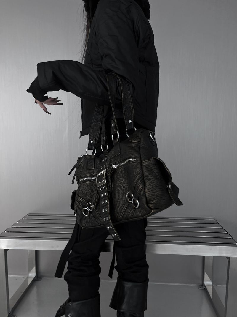 vintage gator buckle shoulder bag