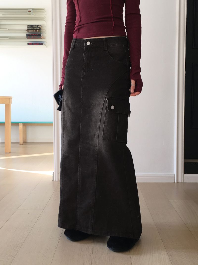 Leaner pocket cargo cut denim long skirt