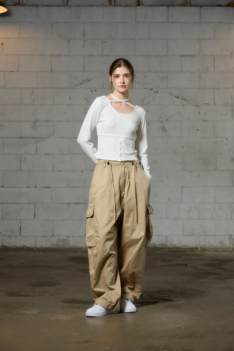 ARO WIDE CAGO PANTS / BIEGE