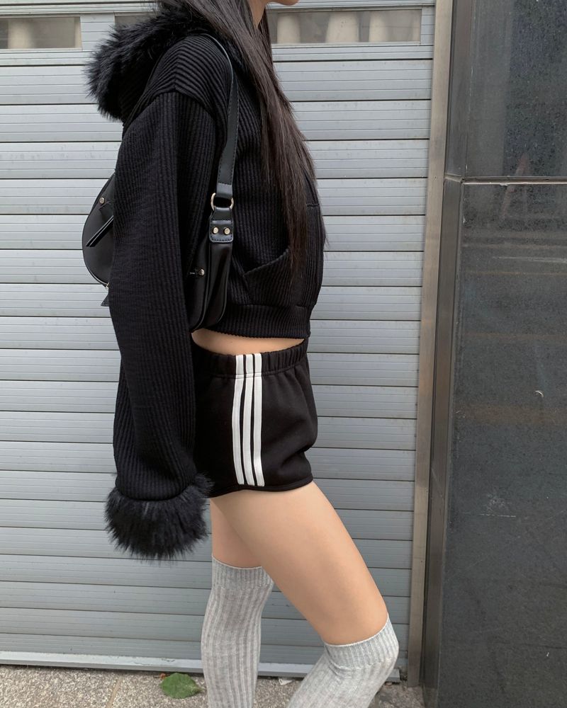 Fur crop hood jumper