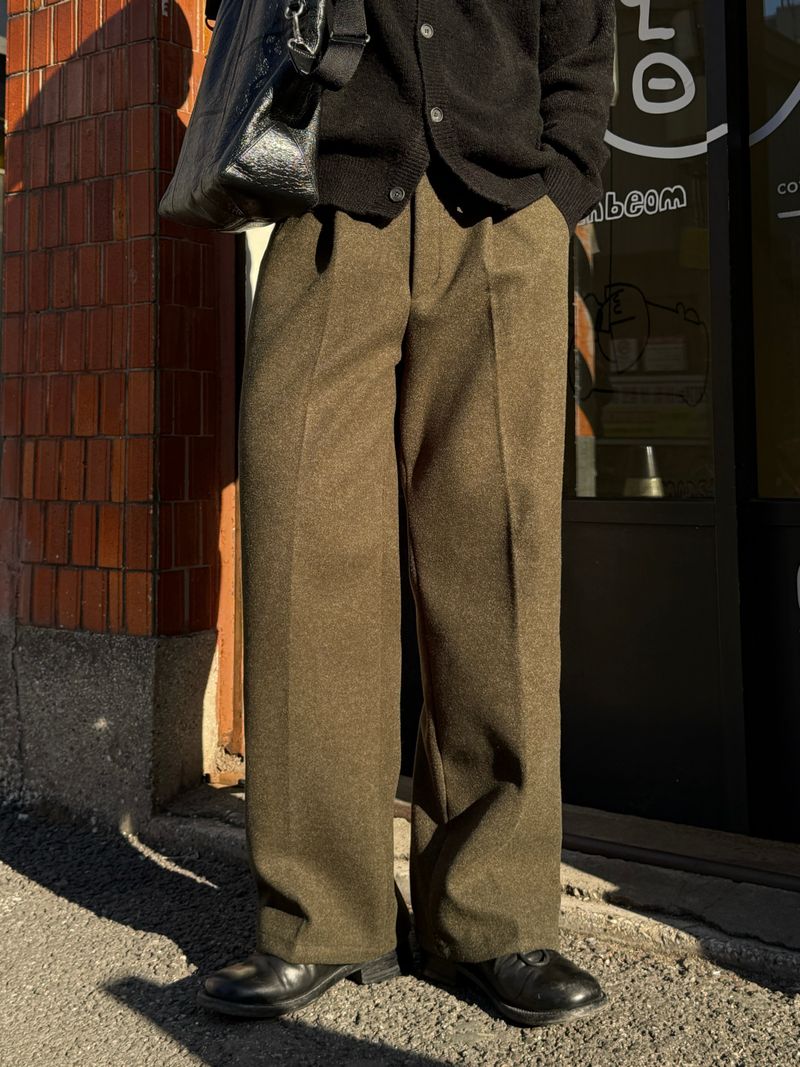 AVAND(アバンド)の「City wool one tuck wide pants(Pants)」