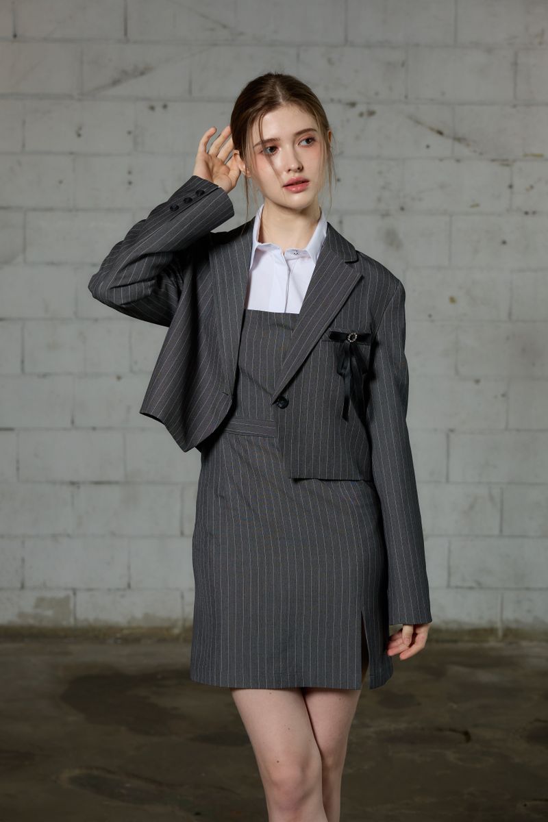 MEOW CROP BLAZER / GRAY