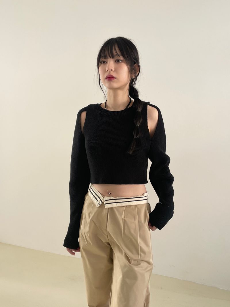 Waist point two tuck slacks