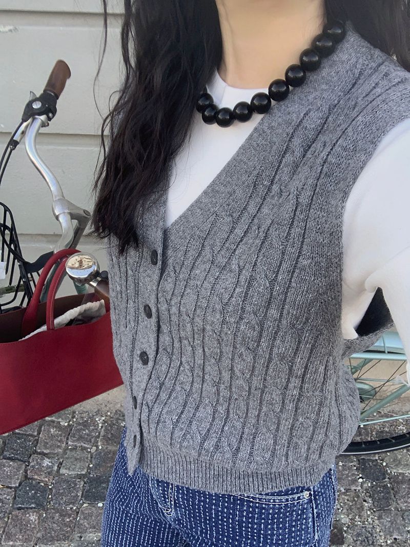 Dinker Twisted V-Knit Vest