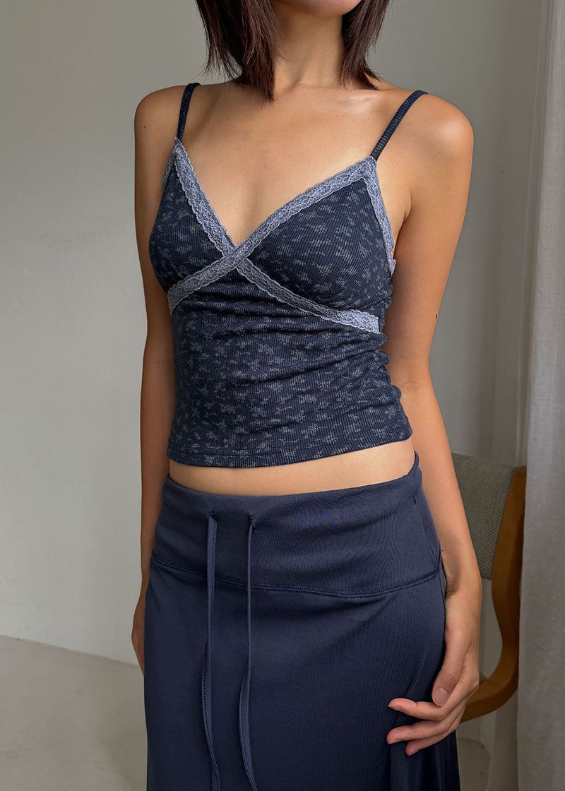 eon（イオエン）の「FLORAL LACE SLEEVELESS（Tops）」