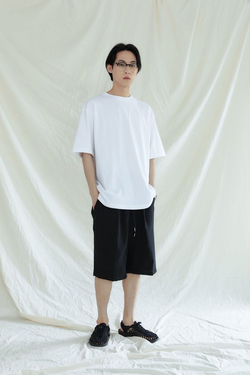 ONE TUCK BERMUDA PANTS BLACK
