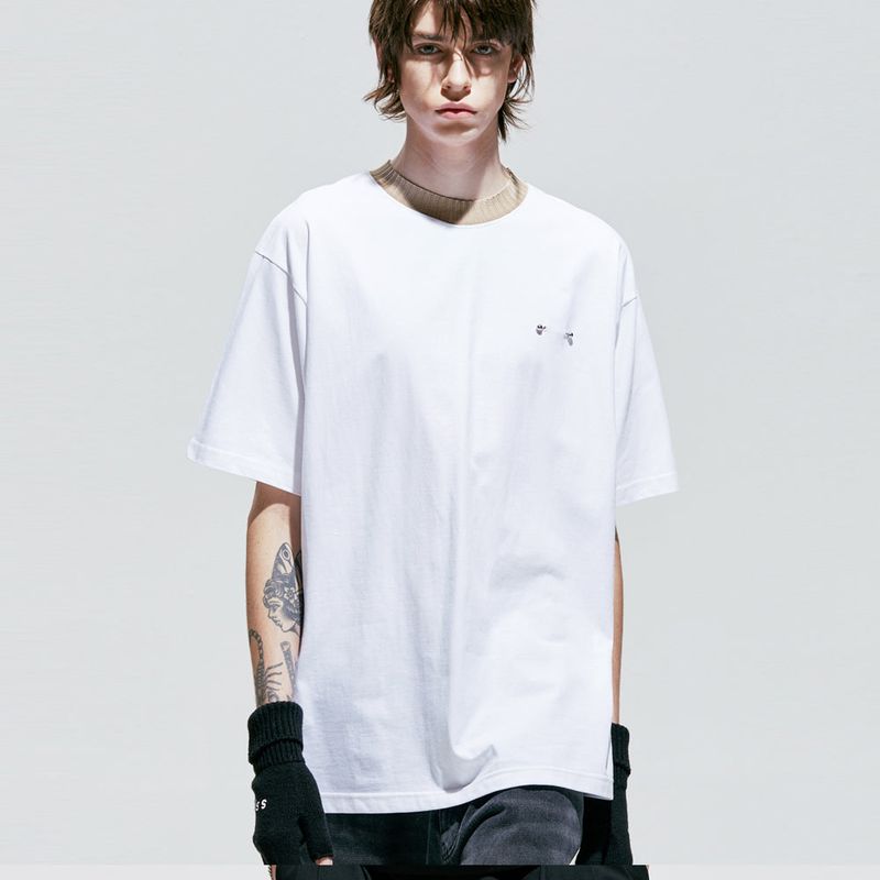 rib bold neck pierced t-shirt white