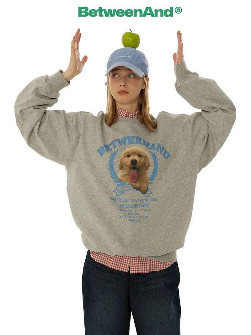 BETWEENAND（ビトゥウィーンアンド）の「BETWEENAND Cute round-neck gray hoodie for women, casual loose fit, pair set with puppy tongue design in autumn（Tops）」