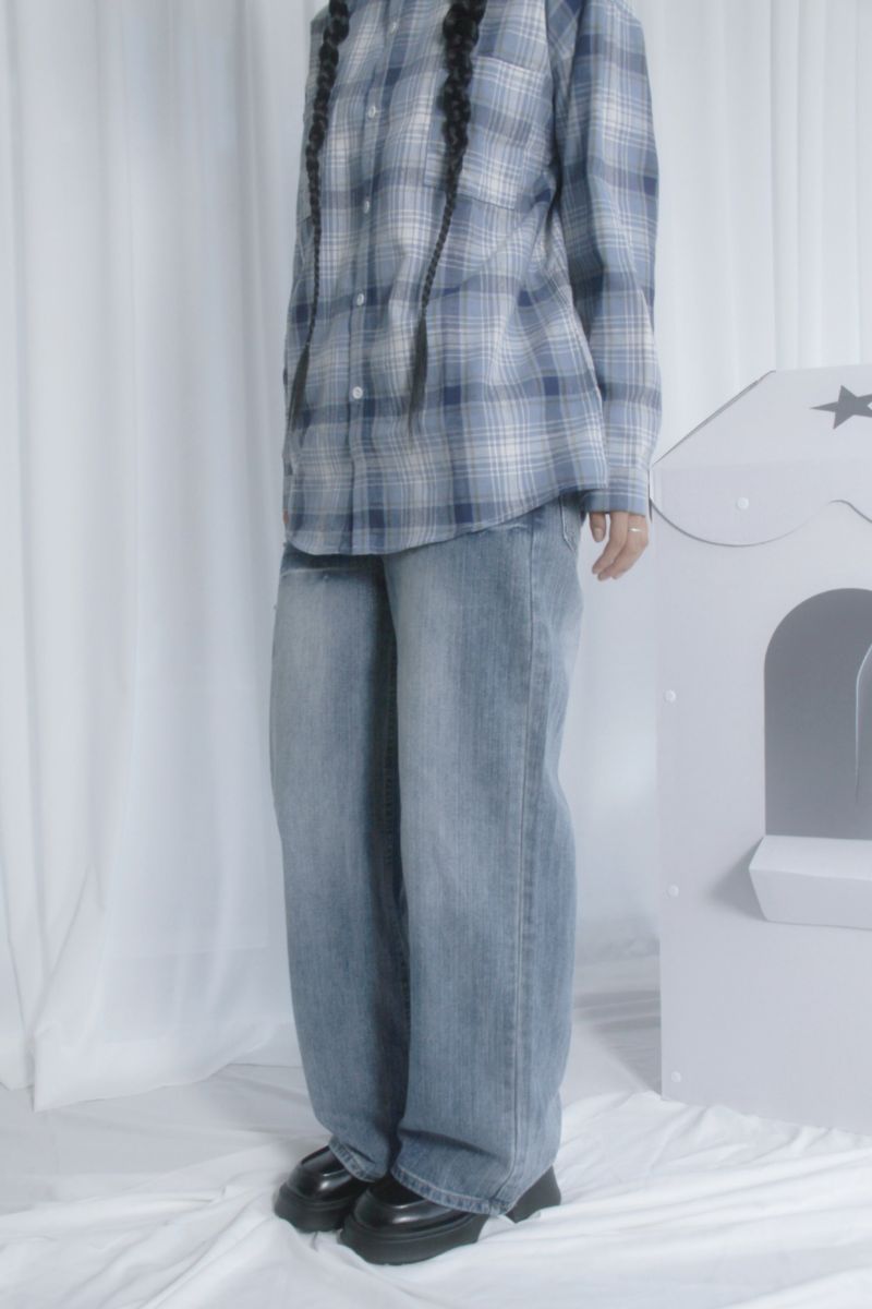 Studded denim pants