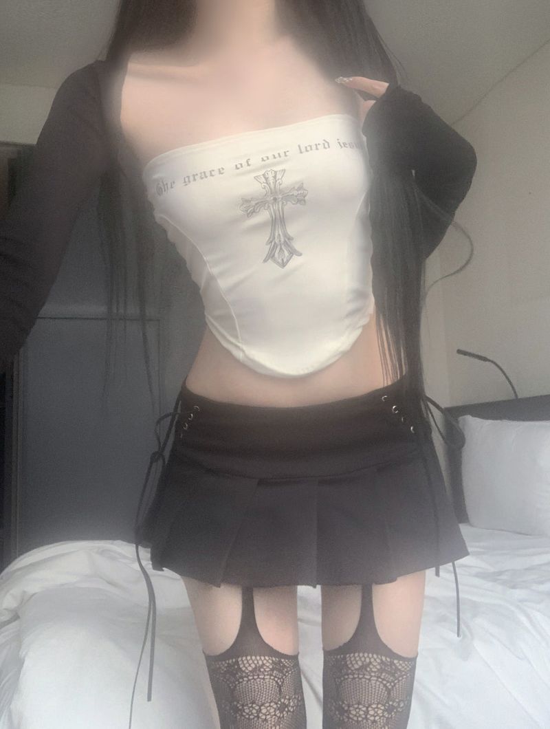 suzen（スゼン）の「Bacro Cross Lettering Top（Tops）」