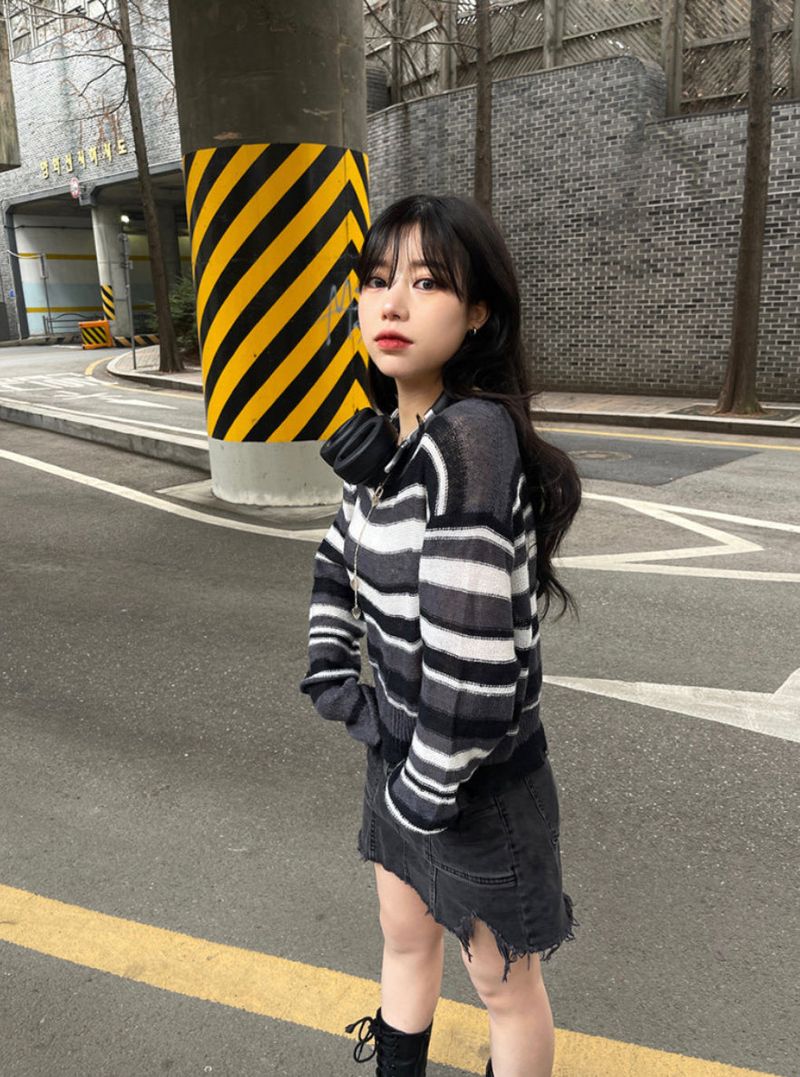 stripe grunge crop knit