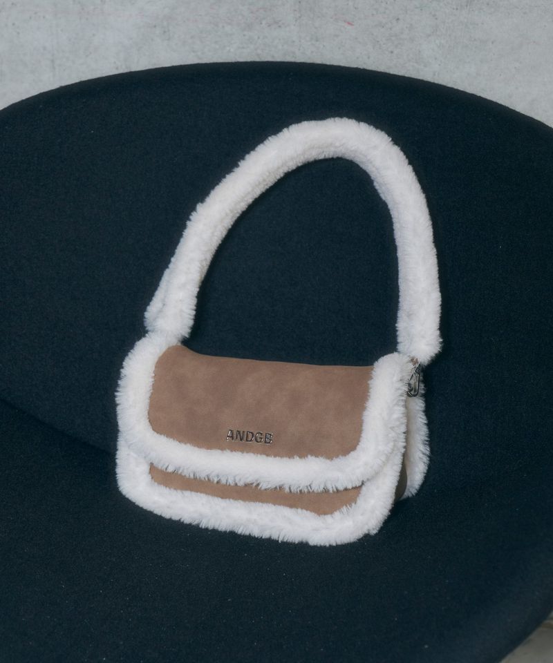 ANDGEEBEE(アンジービー)の「フェイクムートンショルダーバッグ(Bags)」
