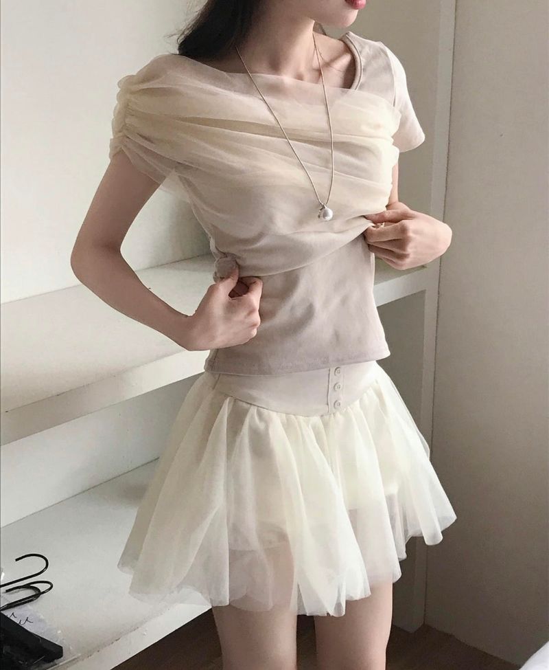 joan button sha lace mini sk