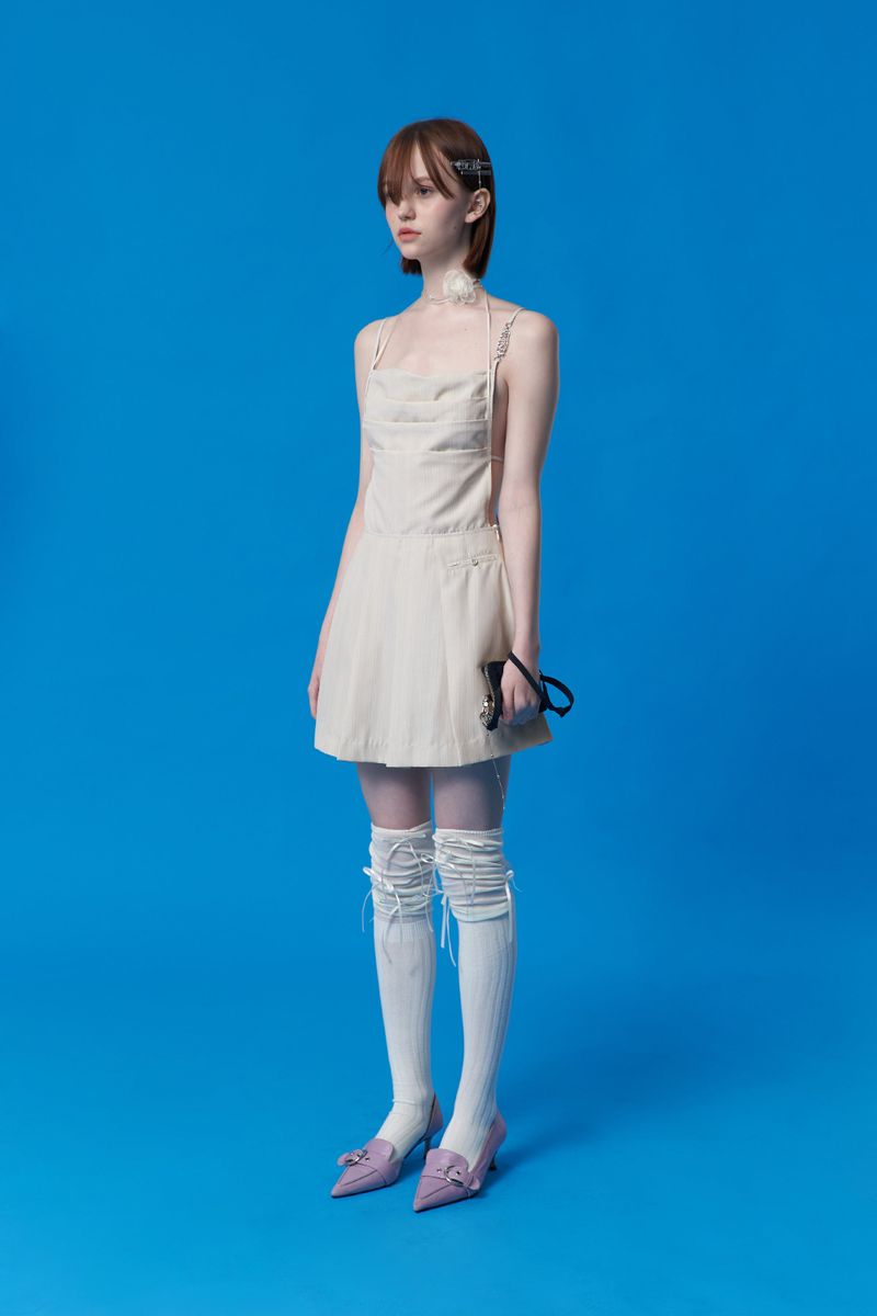 BACK POINT PLEATS WOVEN DRESS [MULTI]
