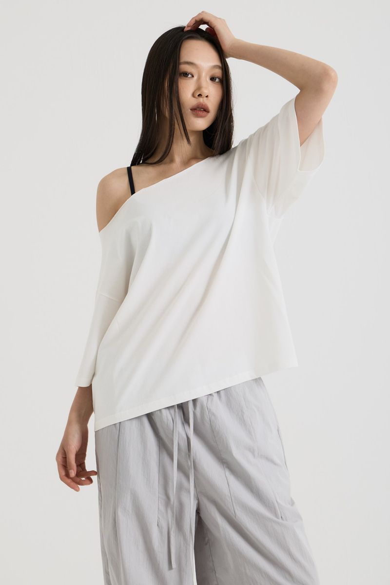 vadefy(ベイディフィー)の「One shoulder t-shirt, White(Tops)」