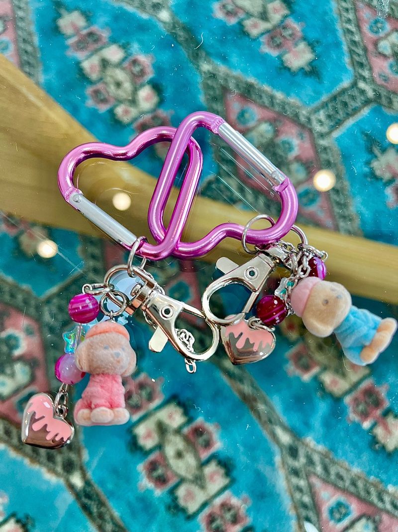 Kitsch dog keychain (2color)