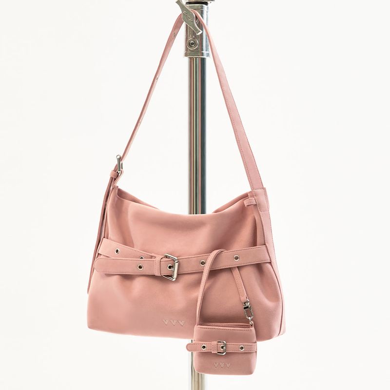 VVV（ブイブイブイ）の「[SET] Medium Suede Buckle Hobo Shoulder Cross Bag _ Pink（Bags）」