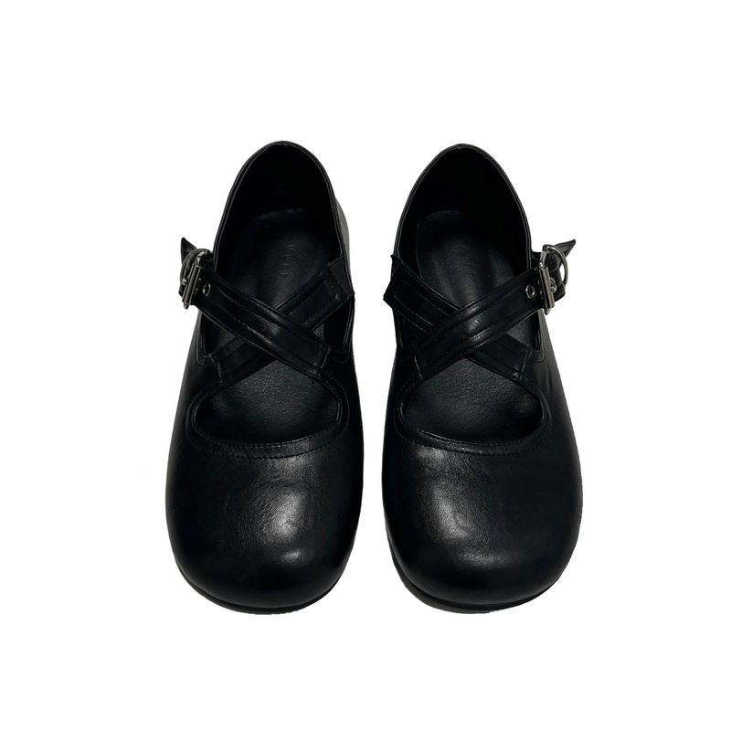 Cross strap shoes
