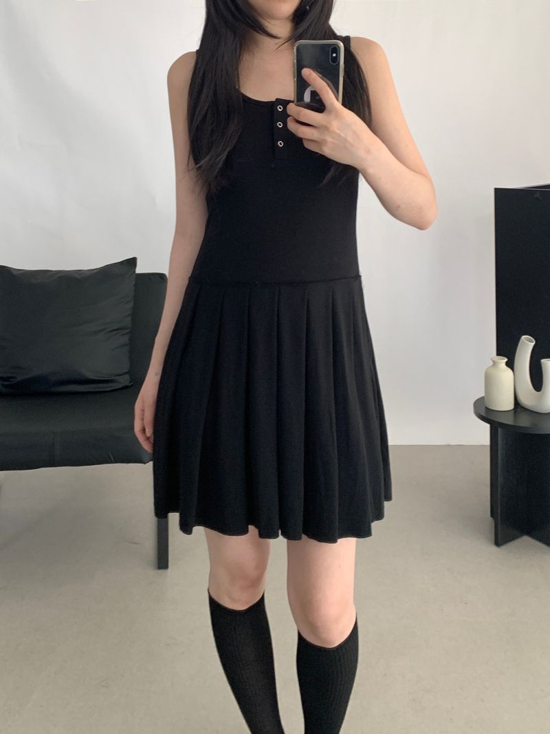 ROIA(ロイア)の「Pedro pleated sleeveless dress(Dresses)」