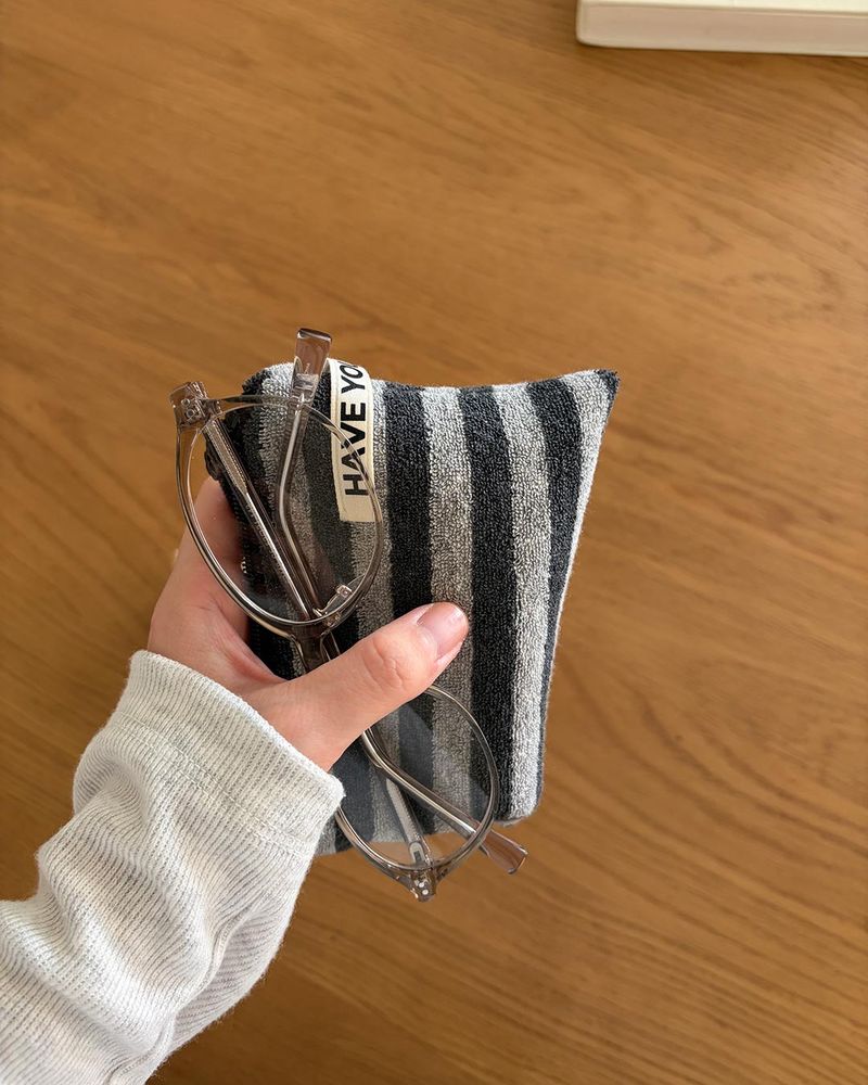 Two-tone terry flat pouch - gray , M size