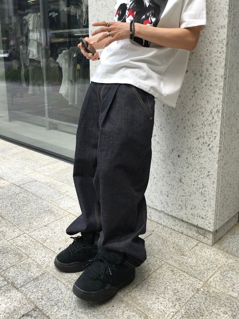 Jeff One Pleat Raw Wide Denim Pants