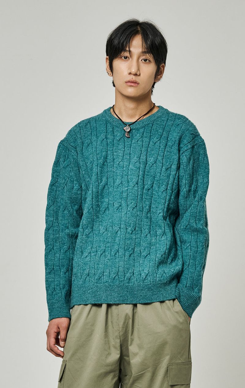 CABLE KNIT