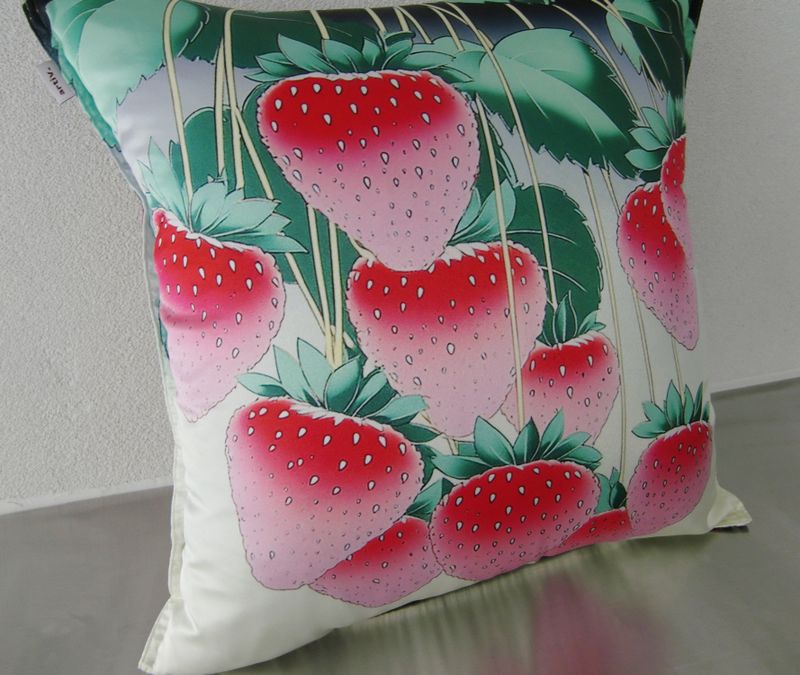 strawberry cushion cover