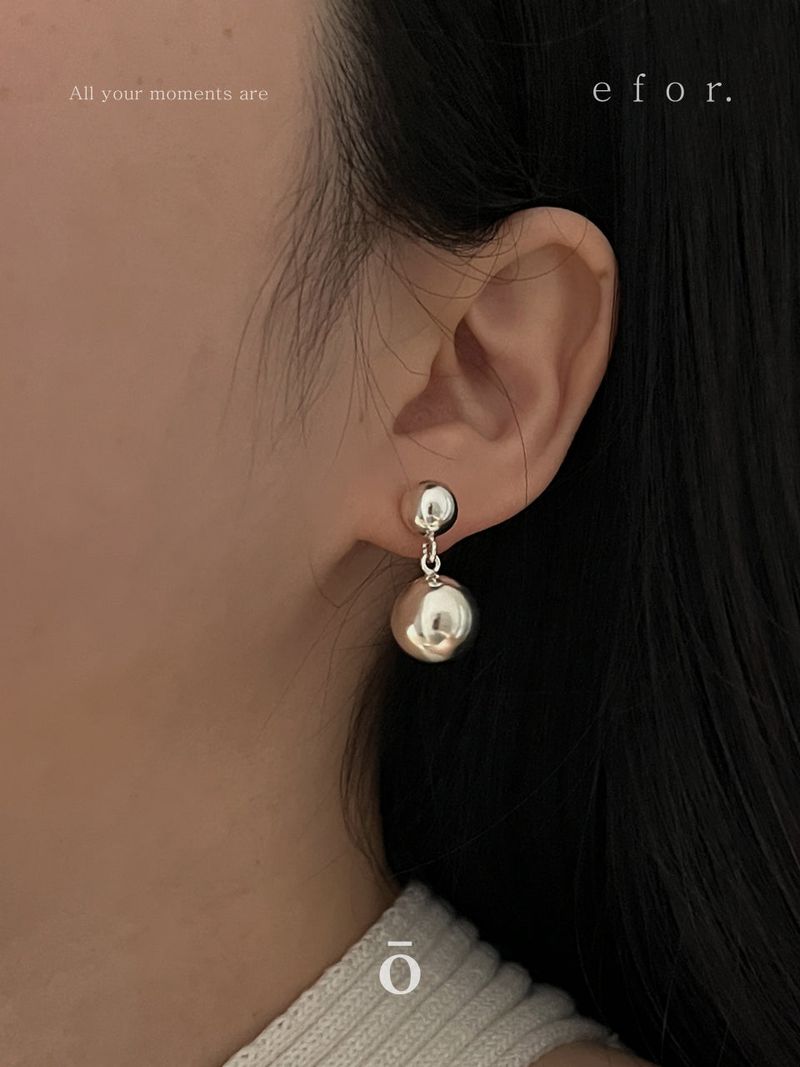 2 Ball Earrings _ M