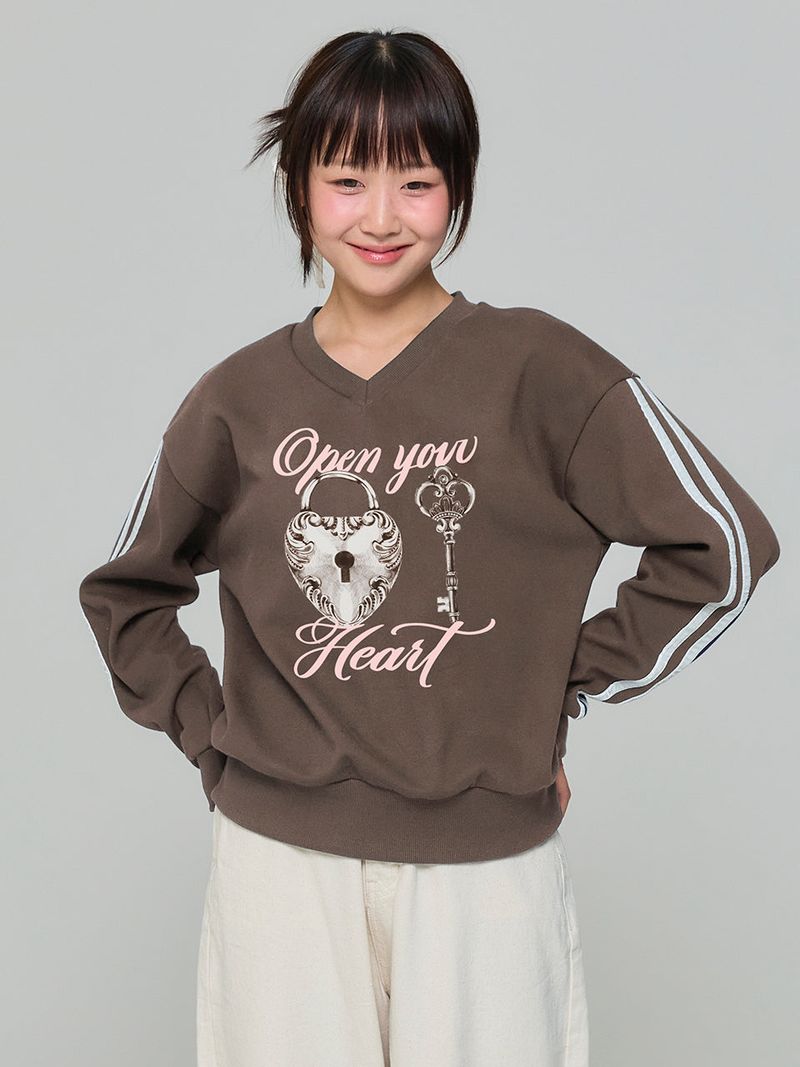 OPEN YOUR HEART V-NECK SWEATSHIRT - BROWN
