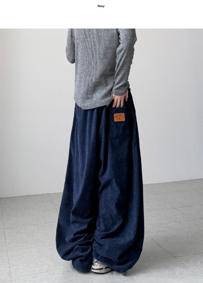 Bowl Pintuck Corduroy Pants