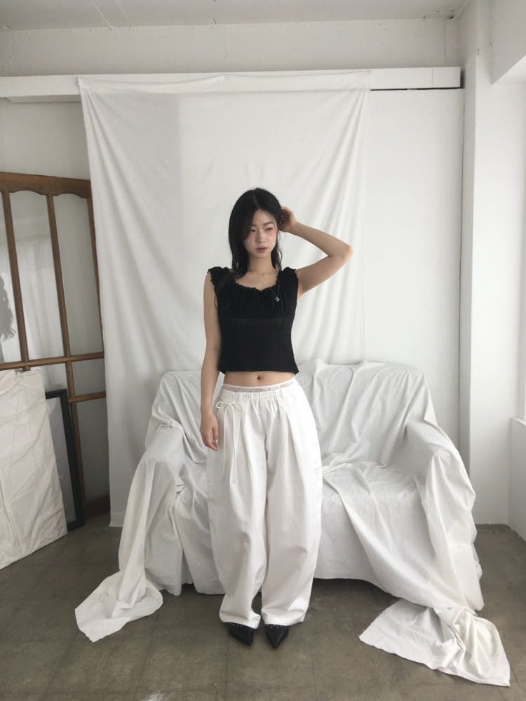 Lace sagging pants