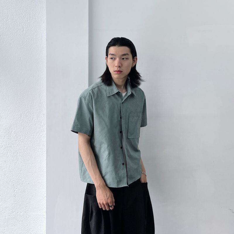 Vertical Textured Short Shirt