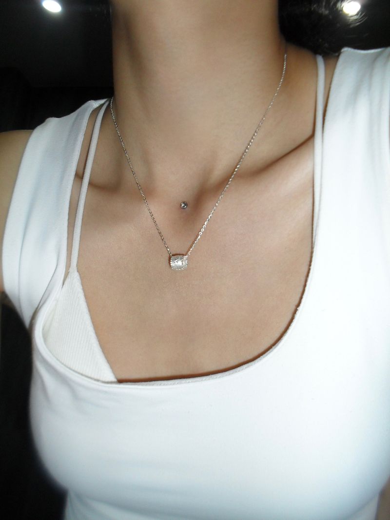 SPARKLE CYLINDER NECKLACE