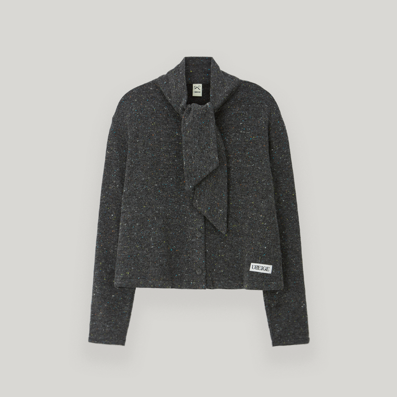 UBEIGE(ユーベイジ)の「Black Tie Knit Cardigan(Tops)」