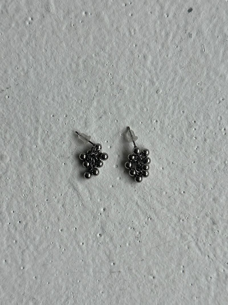 BUZZERBE（ブザービー）の「Dewdrop Earring（Accessories）」