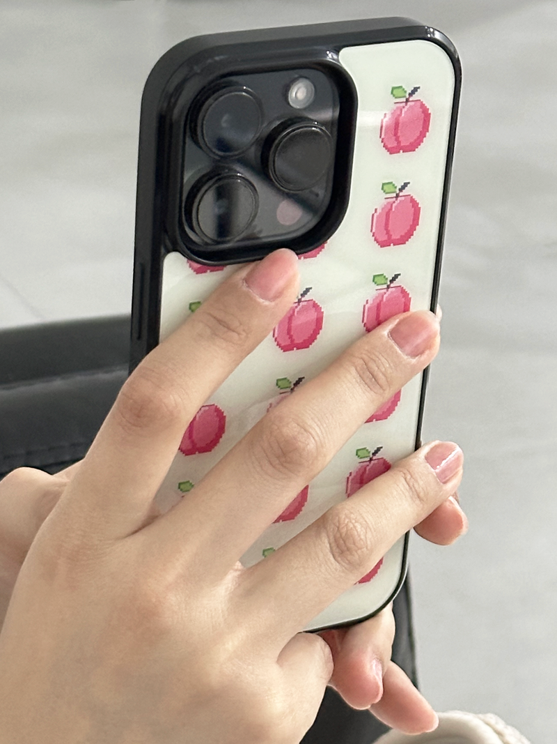 tiny weather（タイニーウェザー）の「フルーツテトリスグラスバンパーケース - peach（スマホグッズ/小物）」