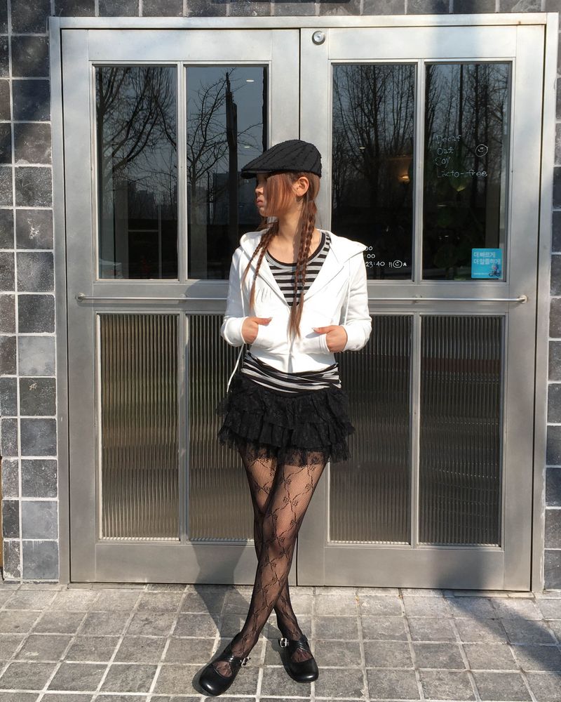 Cross strap shoes