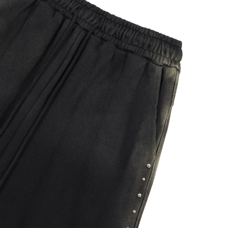 [ULKIN] Bleach Washing Stud Bermuda Sweat Shorts_Black