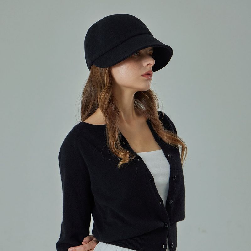 VA Curved Stud Link Bonnet Hat  / Black