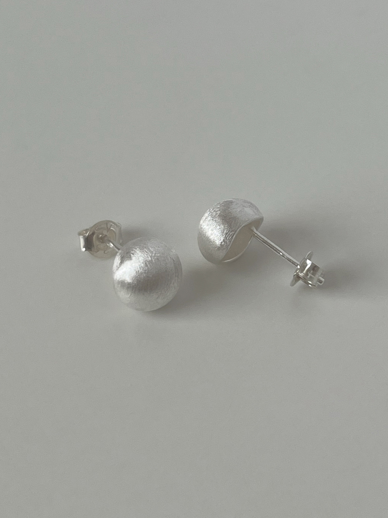 Cotton ball earring (silver)