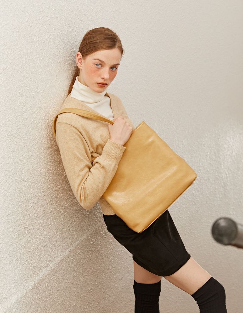 SOMEWHERE BUTTER（サムウェアーバター）の「grand toast bag - butter yellow（Bags）」