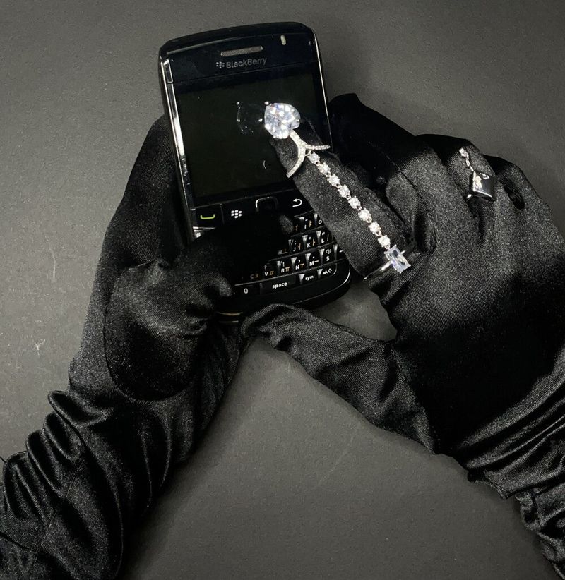 0028 Rhinestone nail chained ring