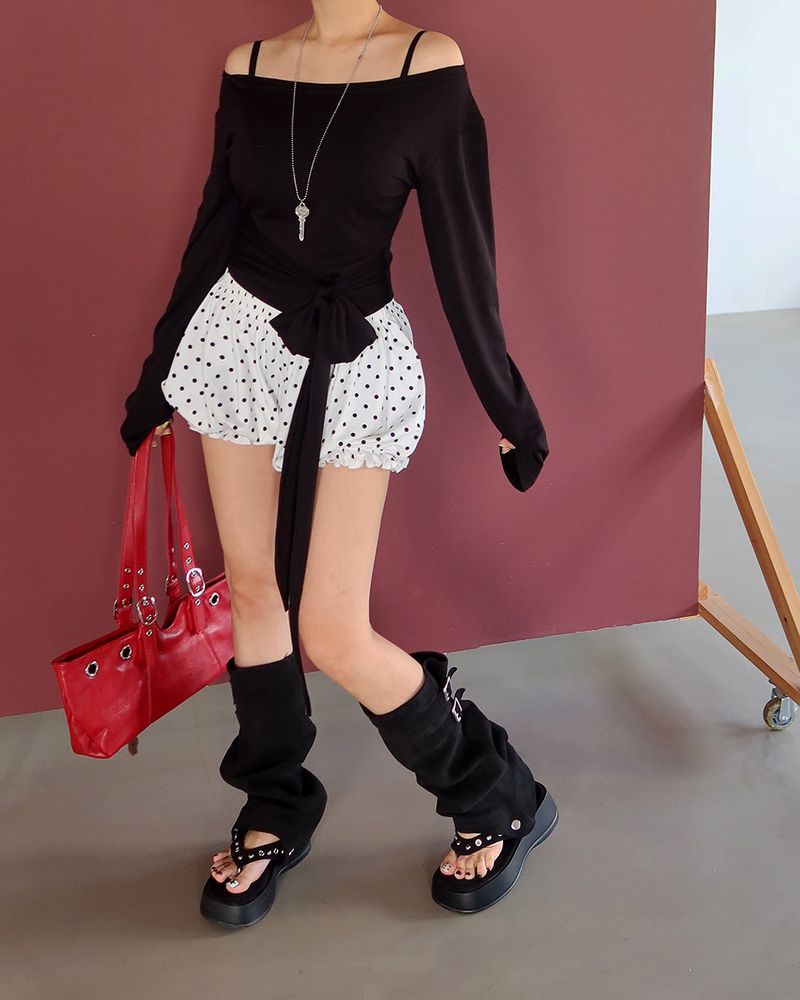 ribbon strap off-shoulder T-shirt