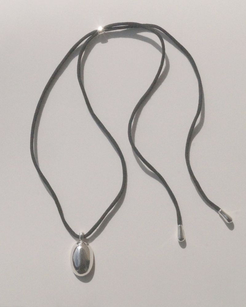ANDEZVOUS(アンデビュー)の「CAROLYN STRING NECKLACE(Accessories)」