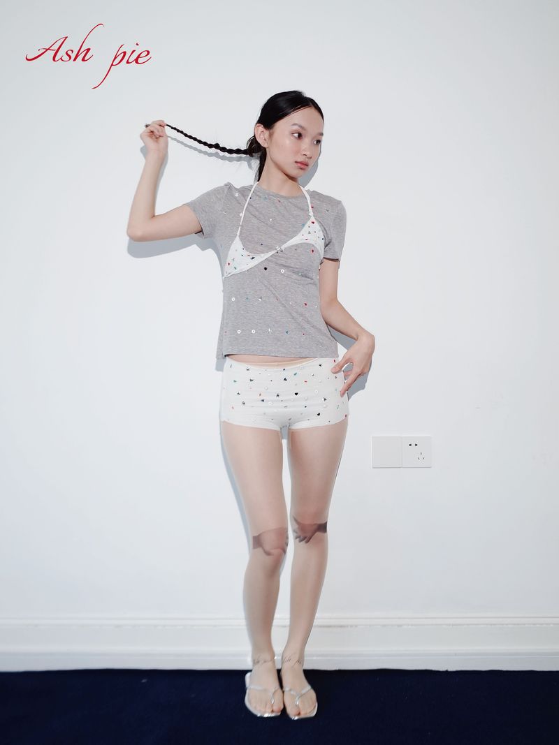  Hot drills - Backless tight short sleeves